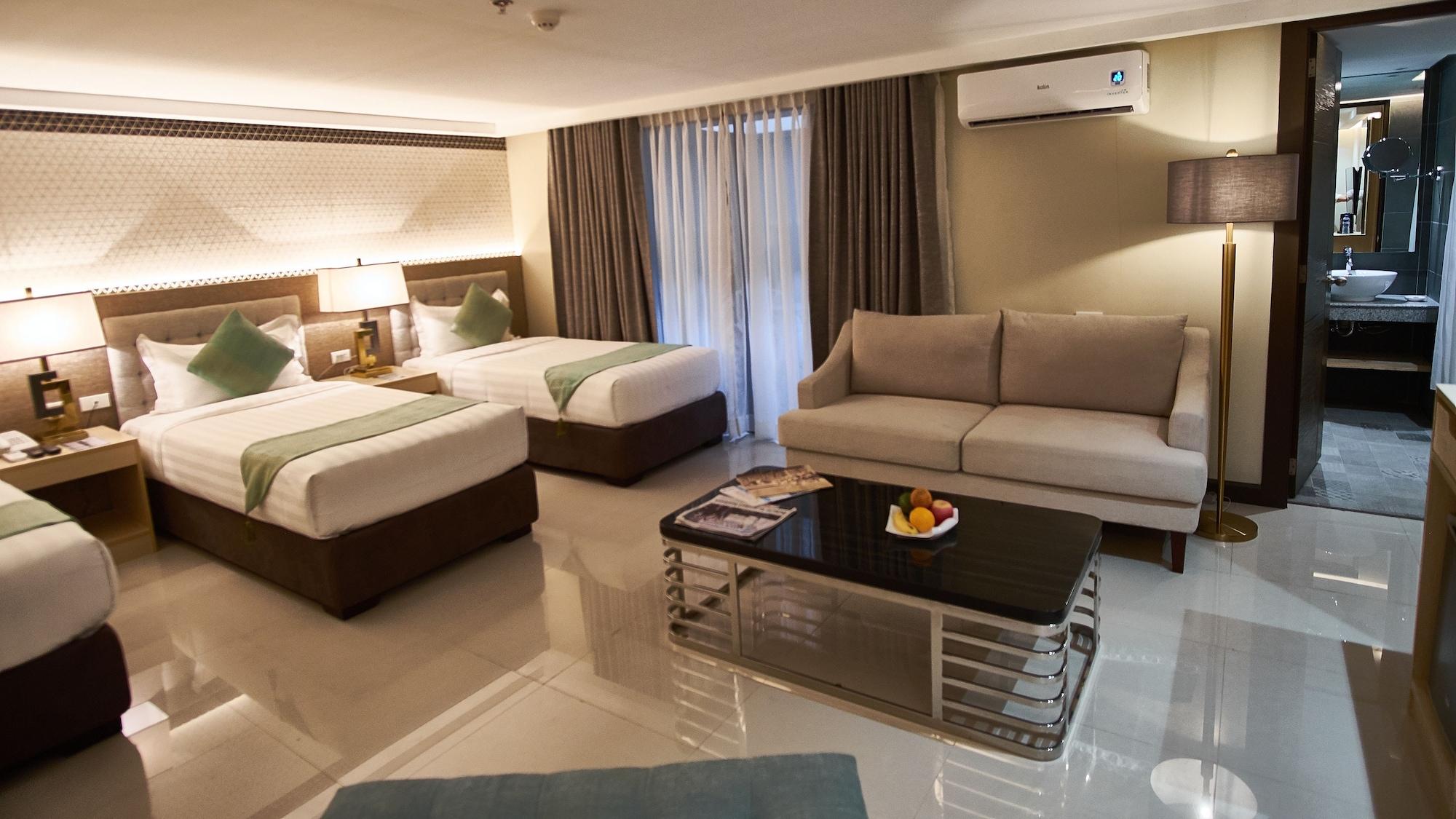 J7 Hotel Илоило Экстерьер фото