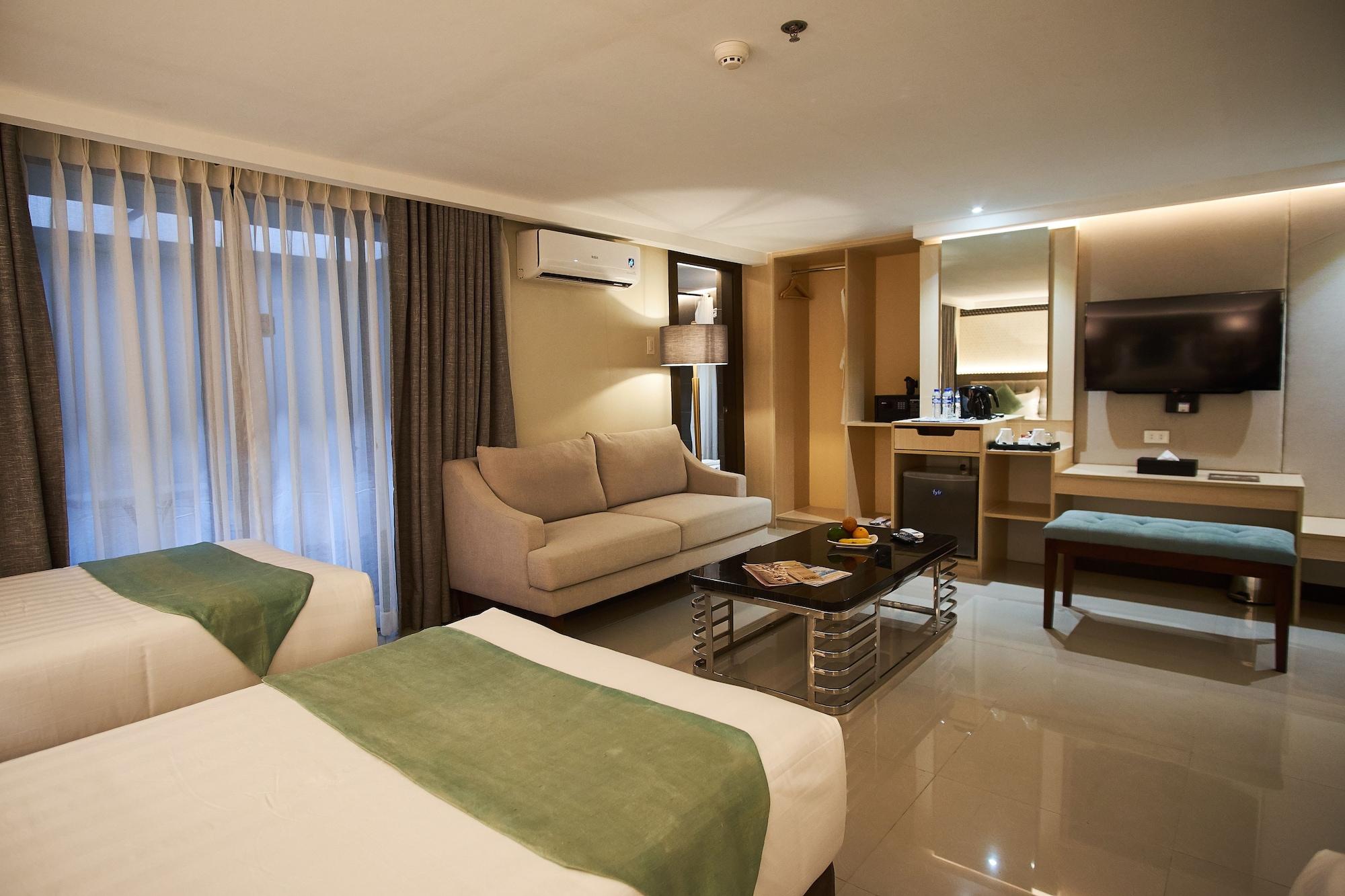 J7 Hotel Илоило Экстерьер фото