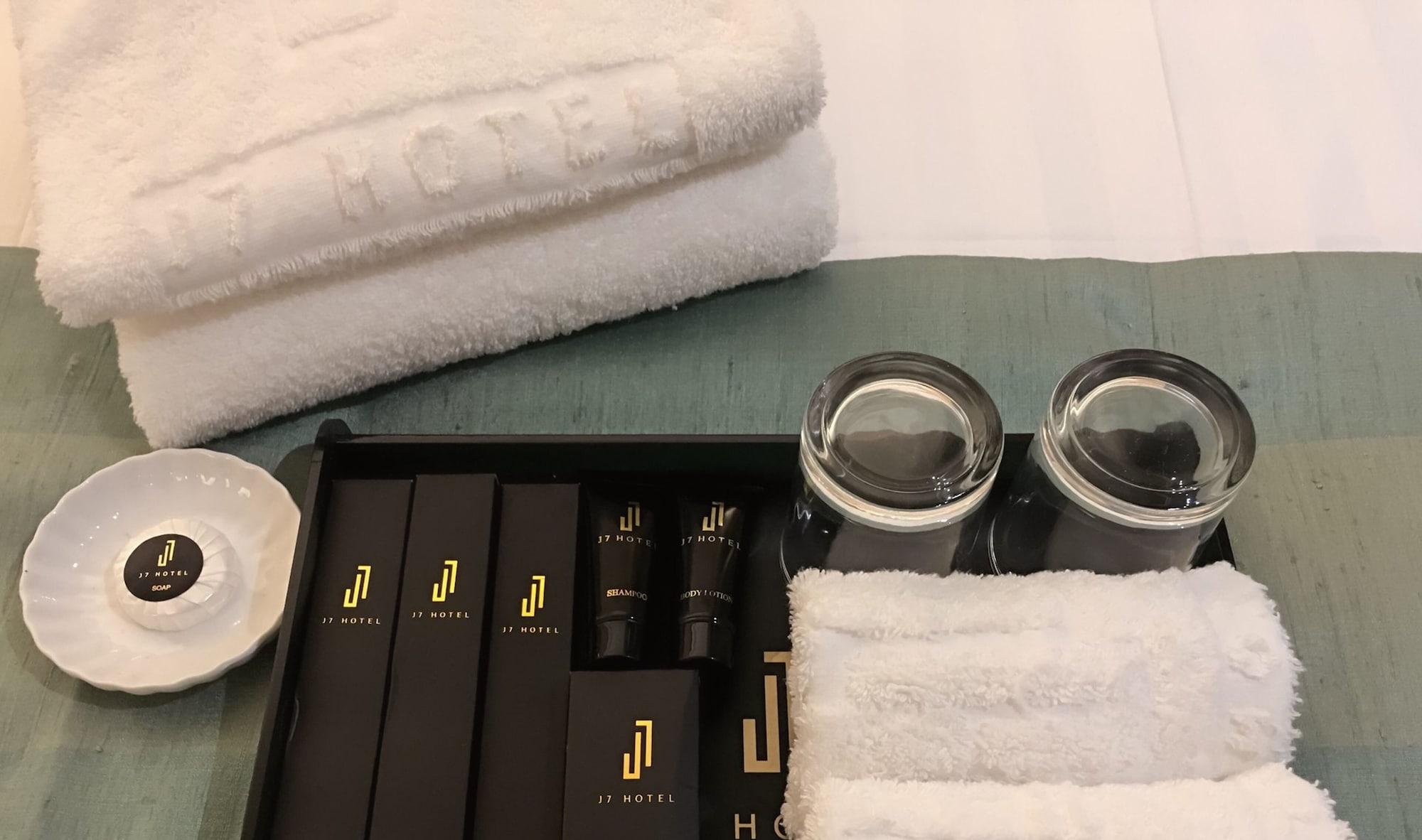 J7 Hotel Илоило Экстерьер фото