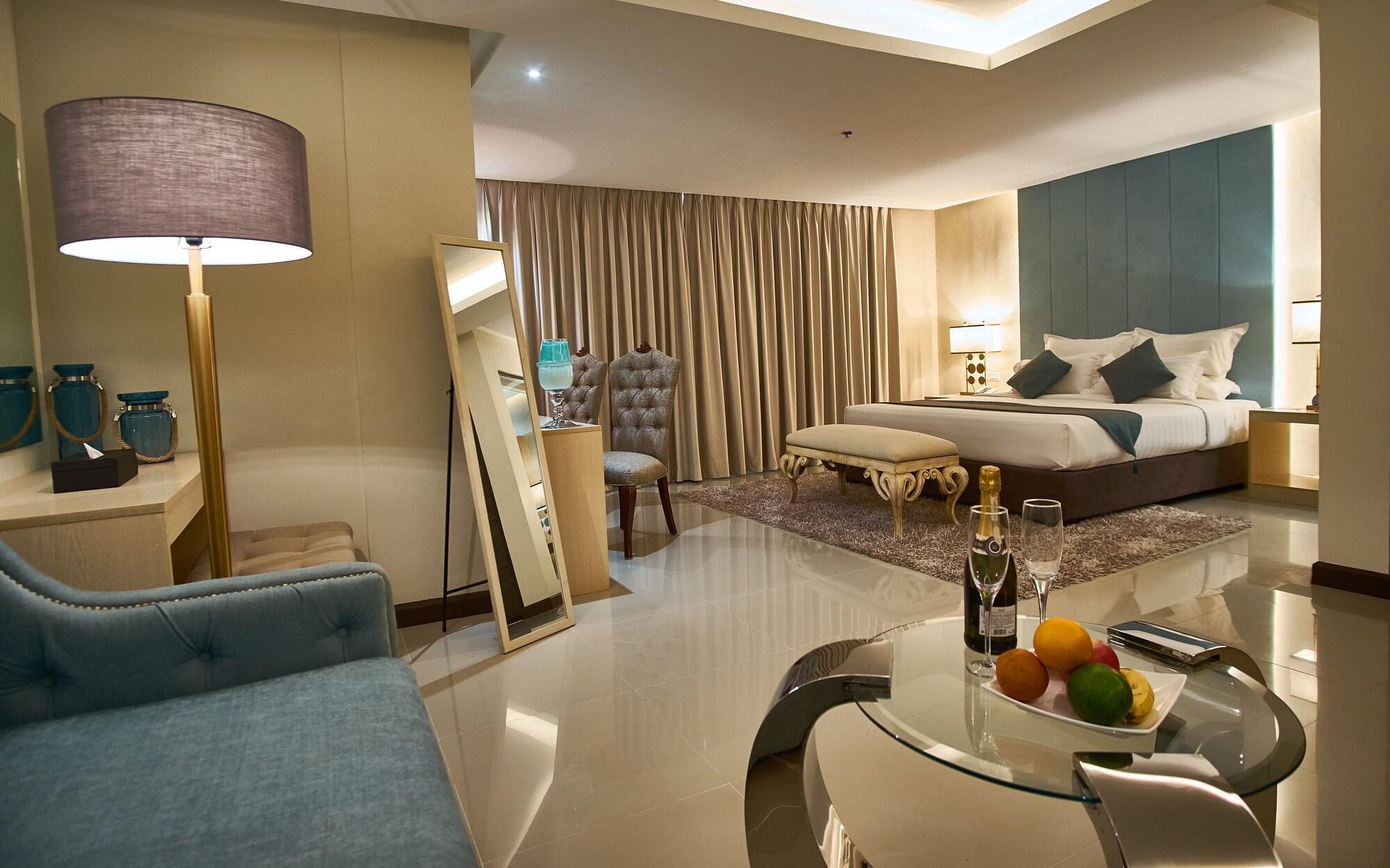 J7 Hotel Илоило Экстерьер фото