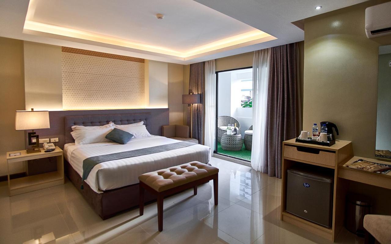 J7 Hotel Илоило Экстерьер фото