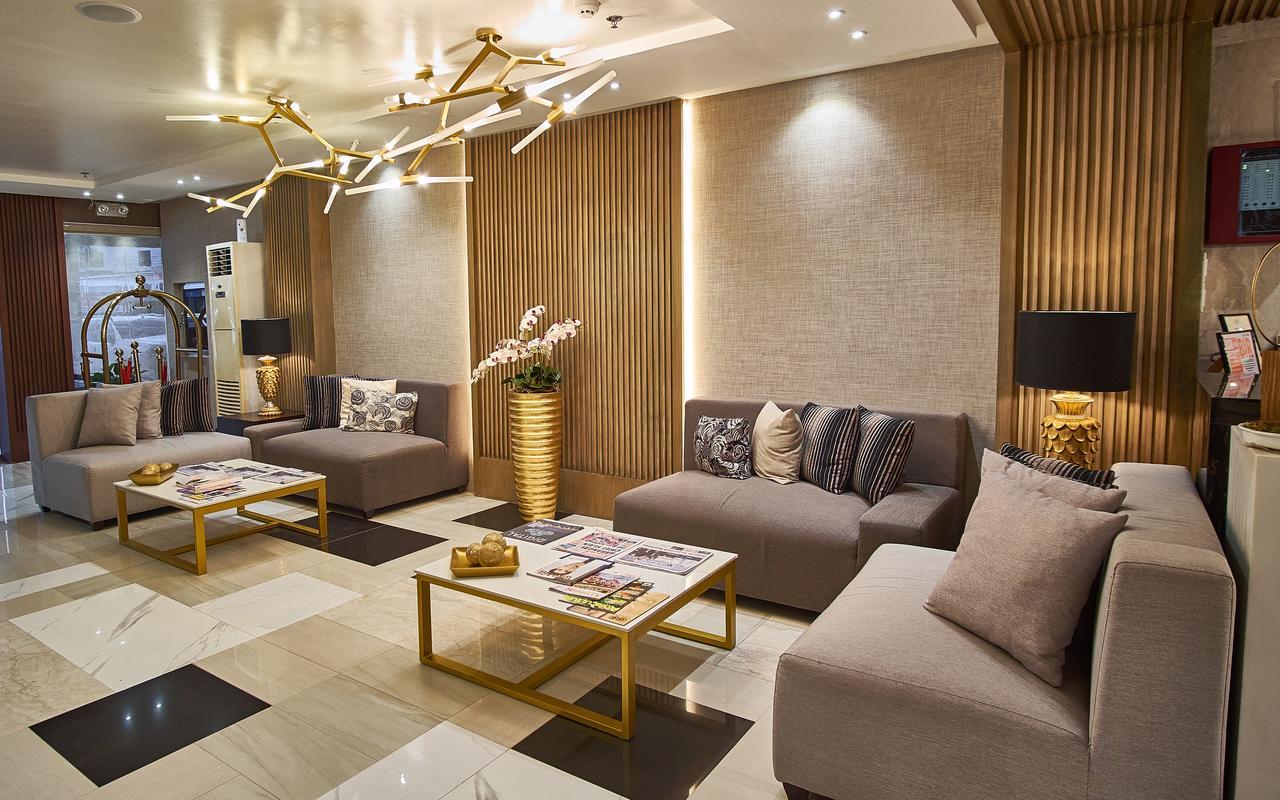 J7 Hotel Илоило Экстерьер фото