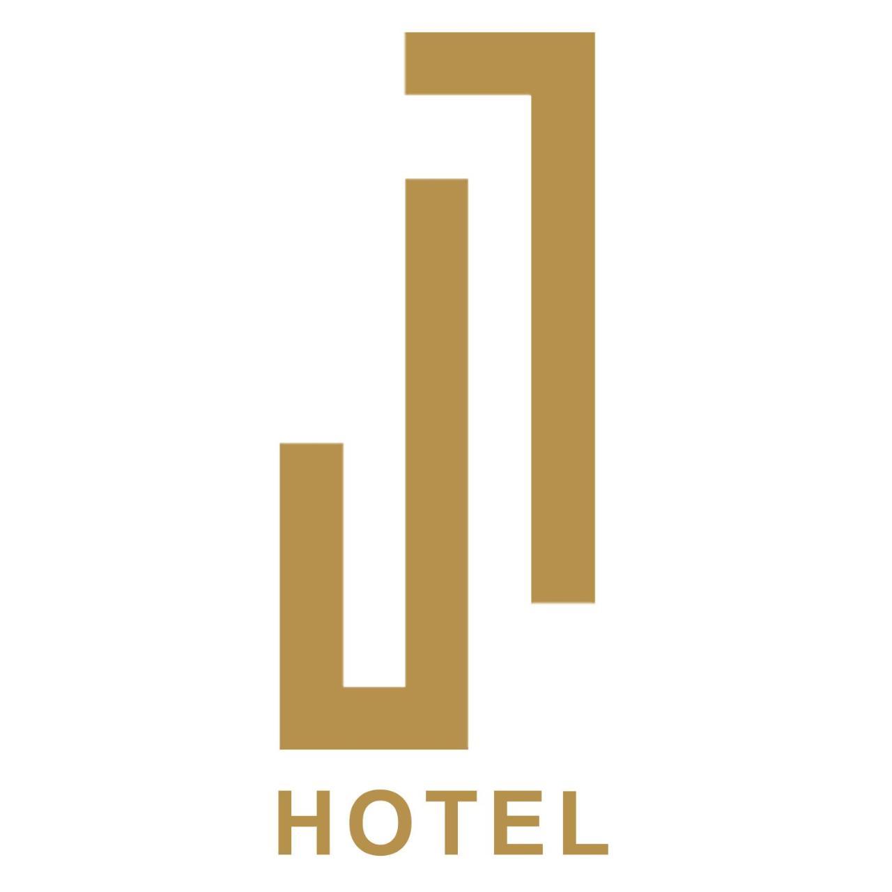 J7 Hotel Илоило Экстерьер фото