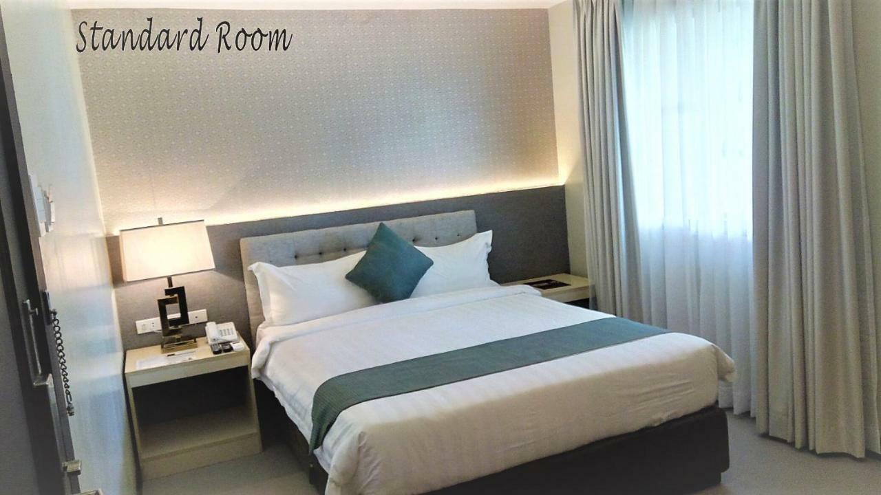 J7 Hotel Илоило Экстерьер фото